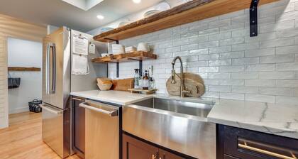 Steps to Sand: Townhome w/ Balcony in Jax Beach!