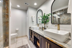 Apartment (3 Bedrooms) | Interior - Steps to Sand: Townhome w/ Balcony in Jax Beach! (Jacksonville Beach)