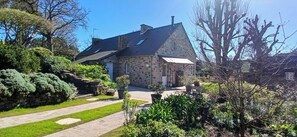 Exterior - Sea and countryside charming house 3000 m2 park (Créhen)