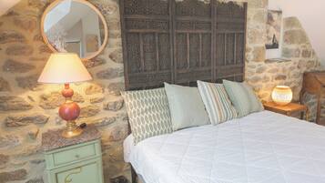 1 bedroom, travel crib, free WiFi, bed sheets