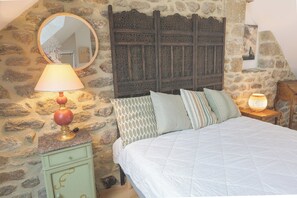 1 bedroom, travel crib, free WiFi, bed sheets