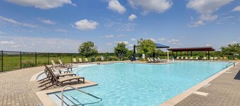 Private Yard & Pool Access: Home in Krugerville