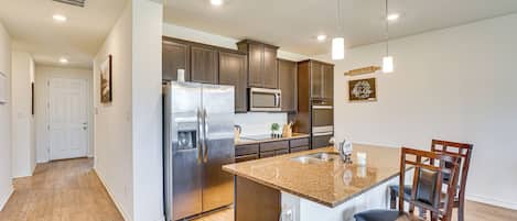 House (3 Bedrooms) | Interior