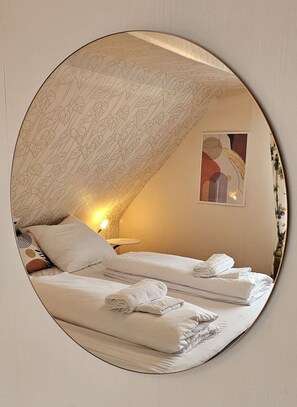 1 Schlafzimmer, Schreibtisch, Bügeleisen/Bügelbrett, Reisekinderbett