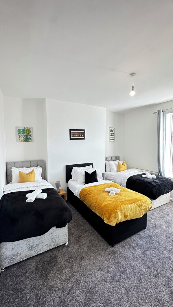 3 bedrooms, iron/ironing board, WiFi, bed sheets