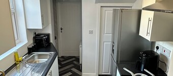 3Bed Property in jarrow city, Ideal for NHS, Contractors &Families.Free parking.