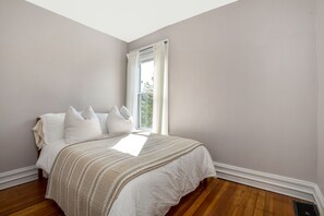 3 bedrooms, WiFi, bed sheets