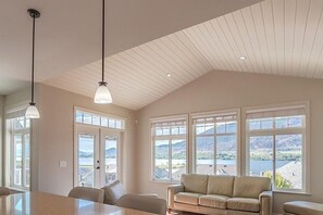 Interior - Merlot by the Lake Cottage #206 (Osoyoos)