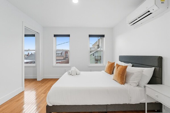 2 chambres, fer et planche à repasser, Wi-Fi, draps fournis