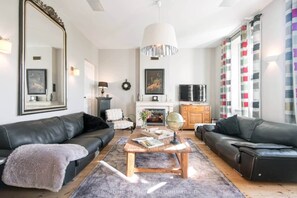 TV, fireplace, DVD player, stereo