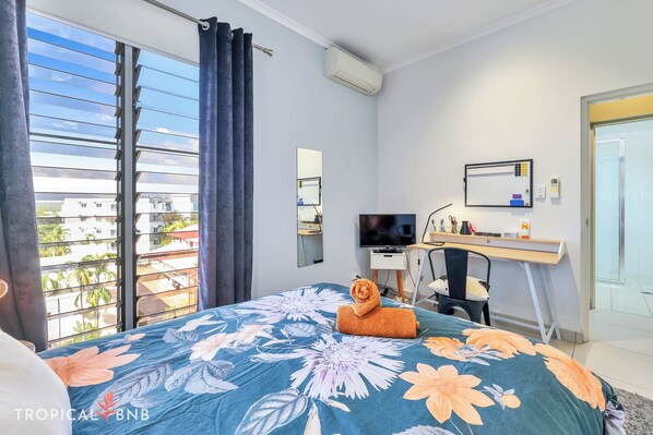 2 عدّة غرف نوم ومكواة/لوح كي وواي فاي مجانًا وملاءات أسرّة