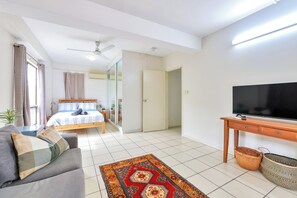 4 室のベッドルーム、アイロン / アイロン台、旅行用ベビーベッド、WiFi (無料)