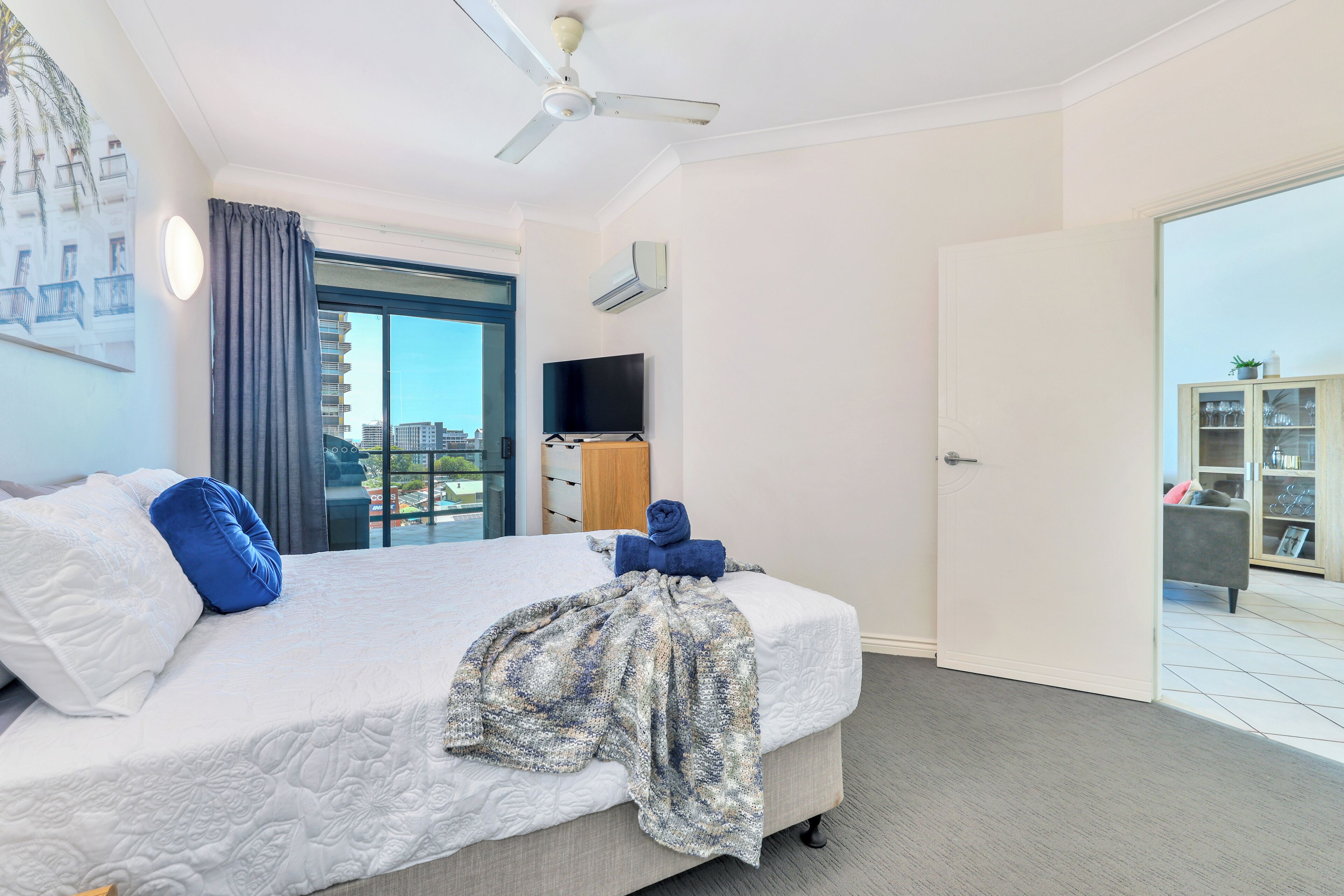 2 bedrooms, iron/ironing board, travel cot, free WiFi