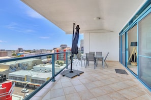 تناول الطعام بالخارج