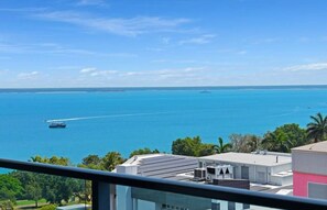 Property grounds - Harbour Breeze Escape | Top Floor 2BR Apt with Pool by Tropical BNB (Darwin City)
