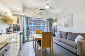 Interior - Darwin City Centre Studio | Pool, Gym & Parking by Tropical BNB (Darwin City)