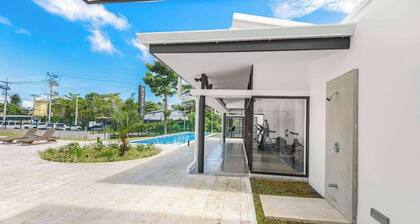 Modern 3BR Condo at Viva Jaco w Pool & Gym