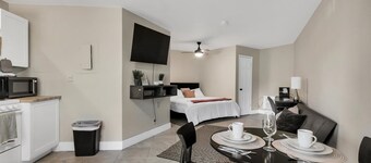 Modern Huntsville Studio: Downtown & Park Access