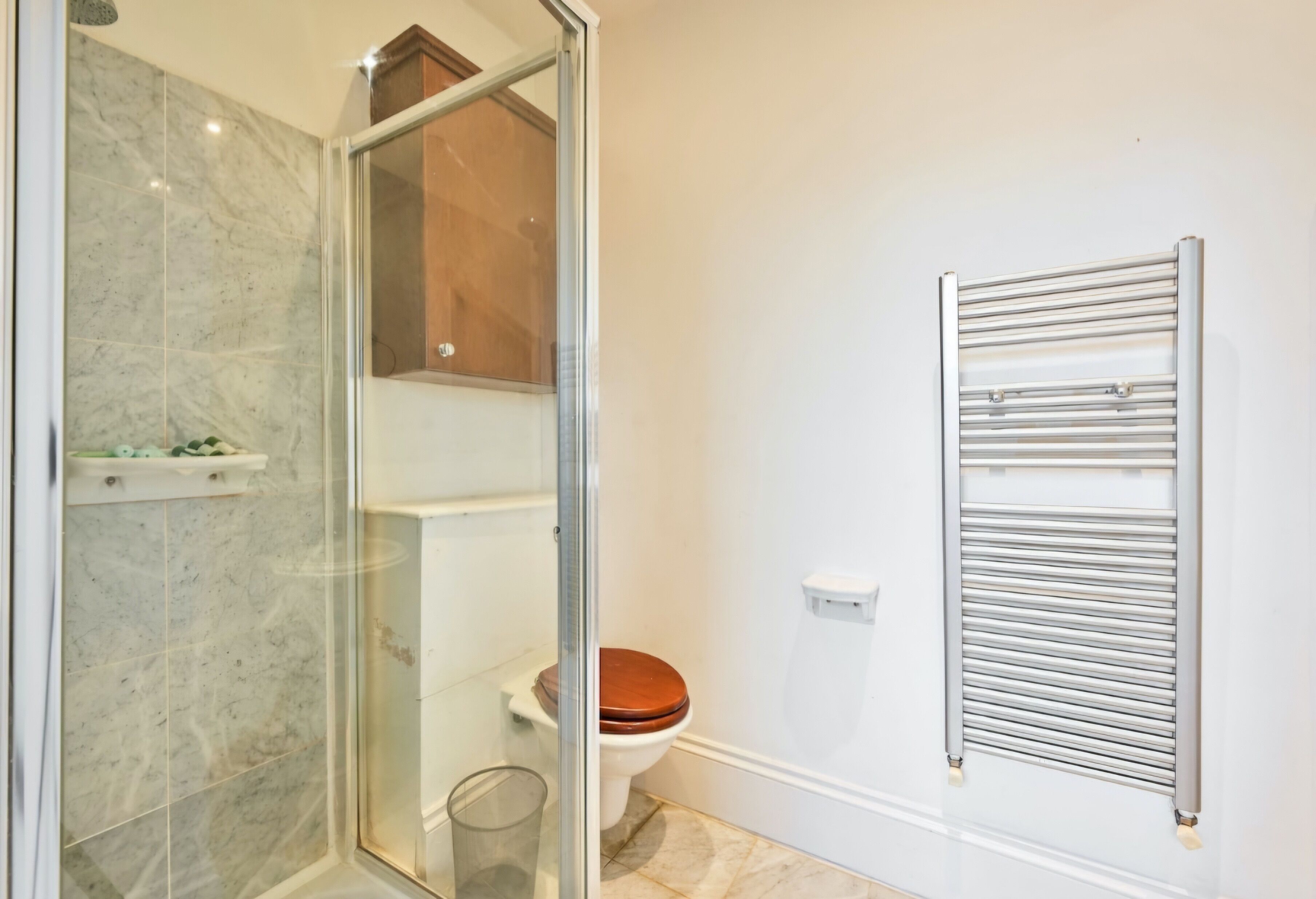 Shower, towels