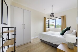 3 Schlafzimmer, Schreibtisch, kostenloses WLAN, Bettwäsche