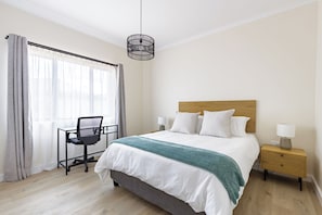 3 bedrooms, desk, free WiFi, bed sheets