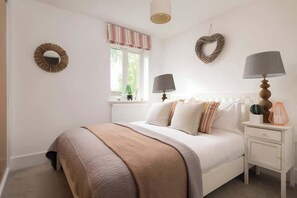3 bedrooms, travel cot, WiFi