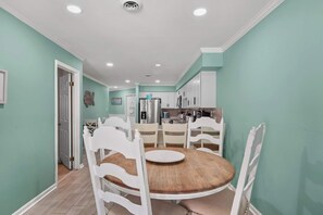 Dining - San Remo 208 (Ocean City)