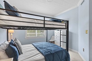 2 chambres, fer et planche à repasser, Wi-Fi, draps fournis