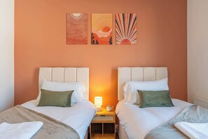 3 bedrooms, desk, iron/ironing board, WiFi