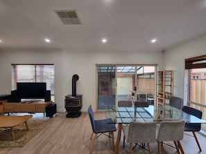 4 bedrooms, Internet