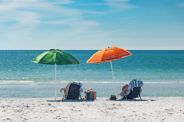 Beach nearby, sun loungers, beach towels