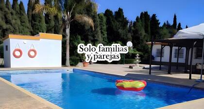 Chalet con piscina privada y Barbacoa