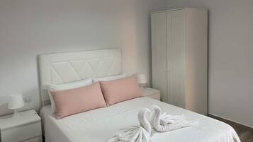 2 bedrooms, iron/ironing board, bed sheets