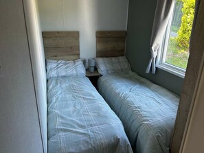 3 habitaciones, decoración personalizada y muebles diferentes 