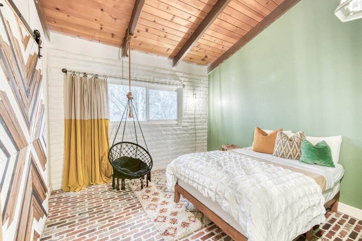 3 bedrooms, desk, free WiFi, bed sheets