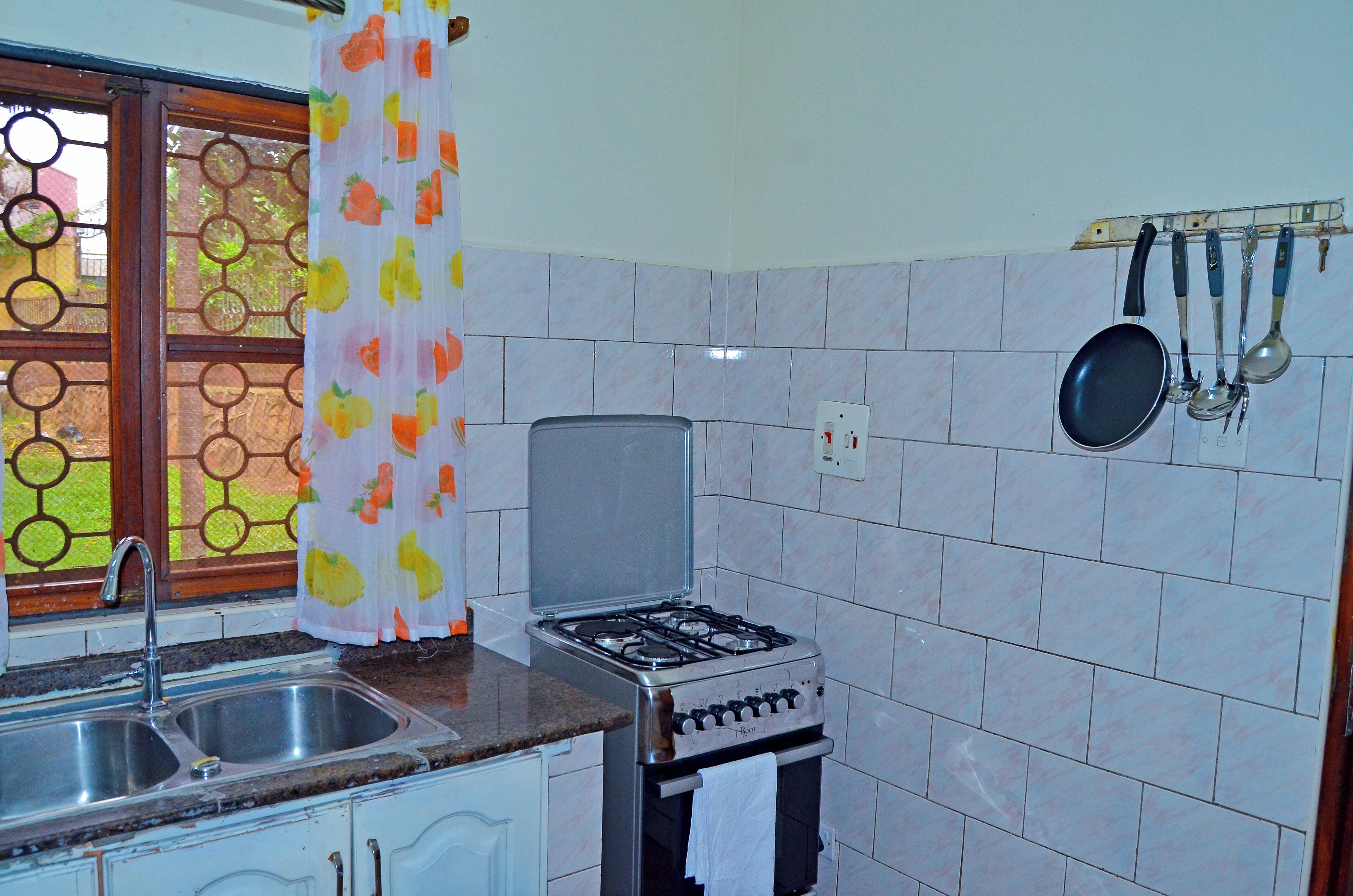 Micro-ondes, four, plaque de cuisson