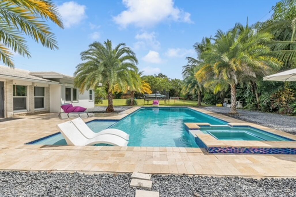 Ulkouima-allas, lämmitetty uima-allas