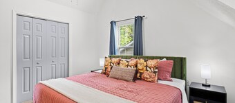 Lux Sleeps14, Fenced, Game Room, 10 min to Ashville, Biltmore, Blue Ridge Pky.