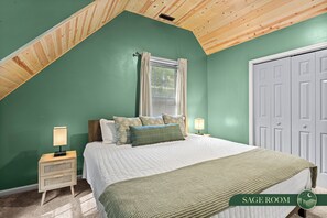 4 bedrooms, desk, iron/ironing board, travel cot