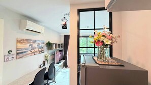 Apartment, 1 Bedroom, Balcony, Ocean View | Interior