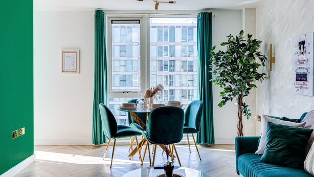Living area - Vibrant Hub Apartment • City Centre • Balcony • Free Parking • Yoko Property (Milton Keynes)