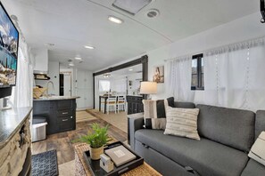 TV, fireplace, offices