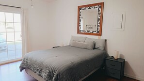 4 bedrooms, desk, iron/ironing board, free WiFi