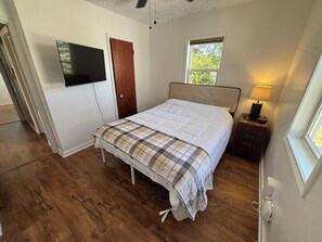 4 bedrooms, iron/ironing board, travel cot, free WiFi