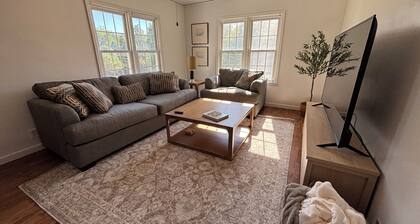 Cozy 4-bed 2-bath in Sioux City: Perfect for families or co-workers