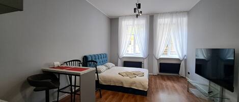 1 habitación, wifi y ropa de cama