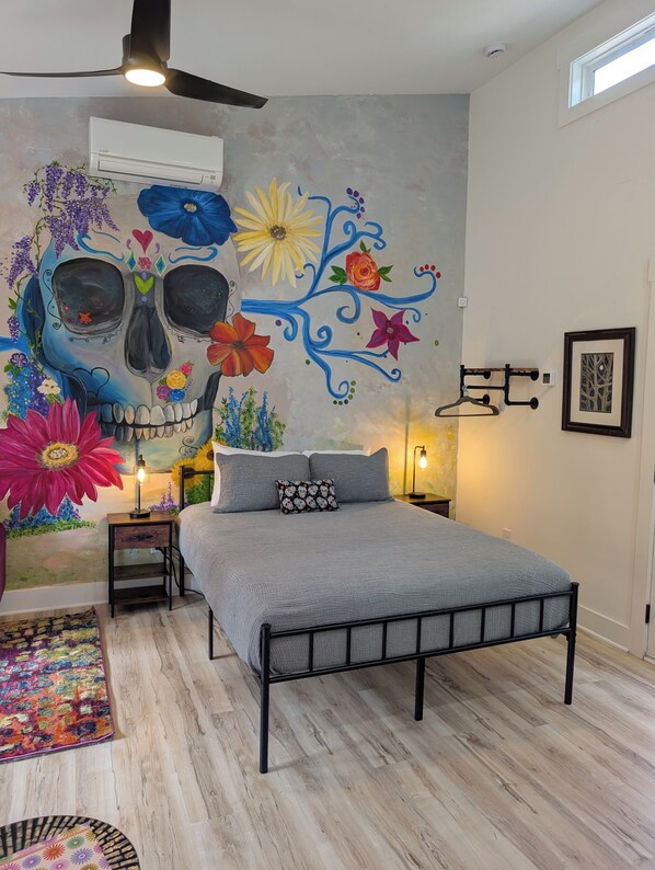 1 dormitorio, tabla de planchar con plancha, wifi y ropa de cama