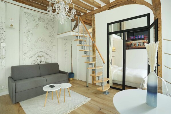 Apartment | Living area - Superb Apartment Le Marais Center of Paris (Paris)