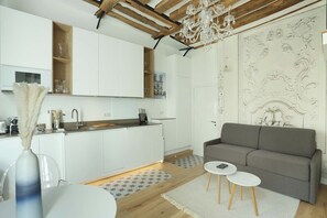 Apartment | Living area - Superb Apartment Le Marais Center of Paris (Paris)