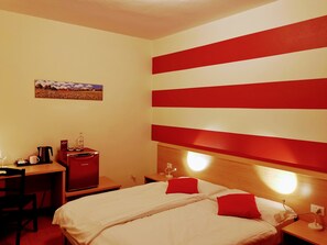 Classic-Doppelzimmer, Balkon, Bergblick | Zimmersafe, kostenloses WLAN